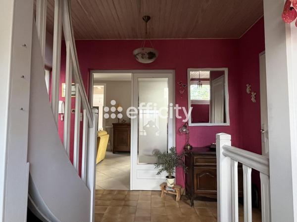 Maison
         7 pièces
        - 136 m² Exclusivité 330 000 € *