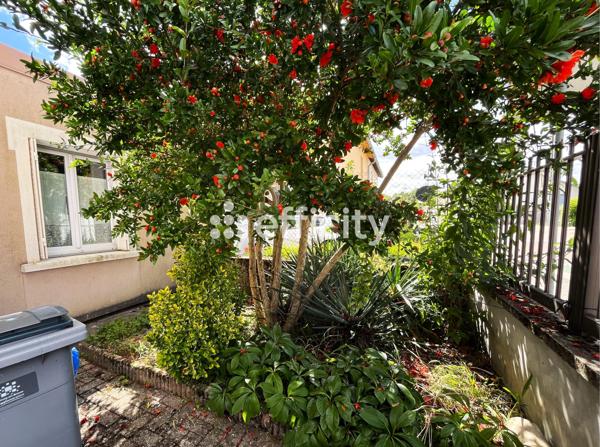 Maison
         7 pièces
        - 136 m² Exclusivité 330 000 € *