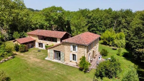 En exclusivité - A 5 min de Vic-Fezensac - Superbe Gasconne avec appartement et grange