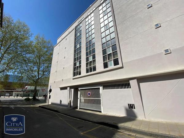 Parking à vendre 30m²