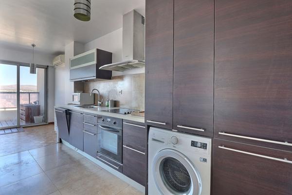 APPARTEMENT / TERRASSE