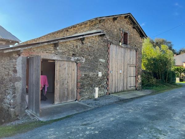 LA CHAIZE LE VICOMTE , GRANGE SUR 571 m2 de terrain, A VENDRE EXCLUSIVITE AMEPI
