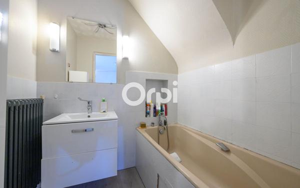 Maison à vendre    6 pièces •  Louvroil