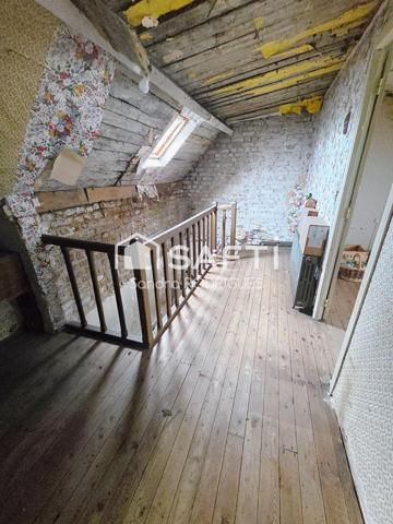 Corps de ferme à rénover  Axe Saint - Quentin / Laon à la campagne proche toutes commodités et autoroute A26