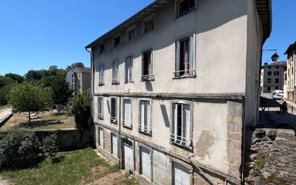 Immeuble à vendre    18 pièces •  Limoges