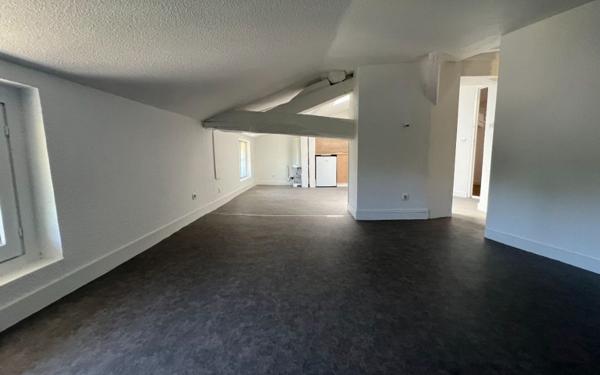 Immeuble à vendre    18 pièces •  Limoges