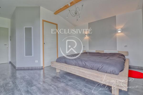 Maison
         7 pièces
        - 147 m²