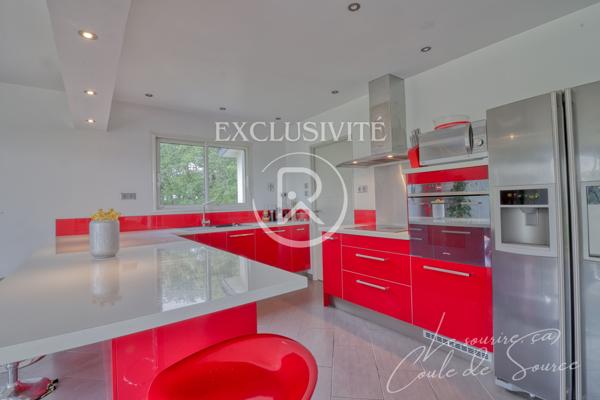 Maison
         7 pièces
        - 147 m²