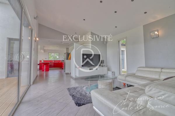Maison
         7 pièces
        - 147 m²