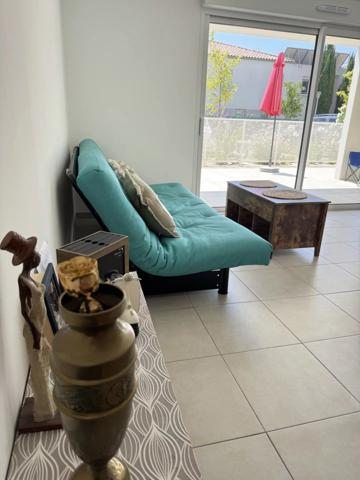 Vente                                                      Appartement
                        
                     3 pièces                      65 m2                     à La Londe-les-Maures