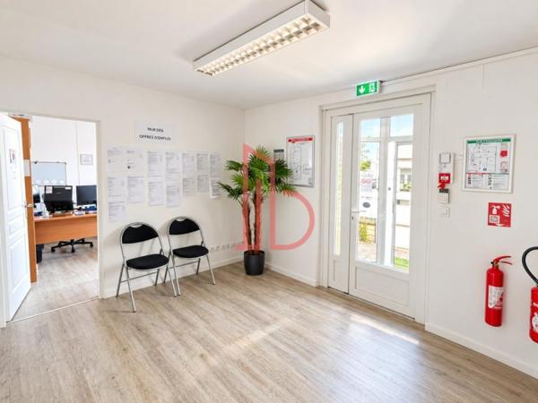Bureau de 165 m² à louer à Bordeaux Rive Droite