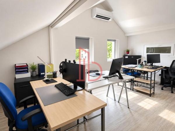 Bureau de 165 m² à louer à Bordeaux Rive Droite