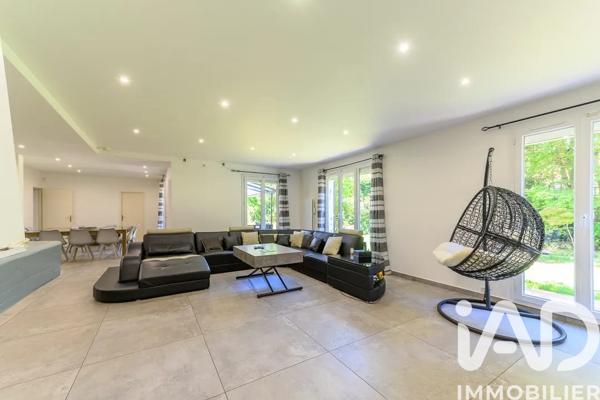 Maison à vendre 8 pièces 232 m² La Queue-en-Brie