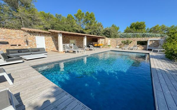 Maison à vendre    5 pièces •  Nîmes