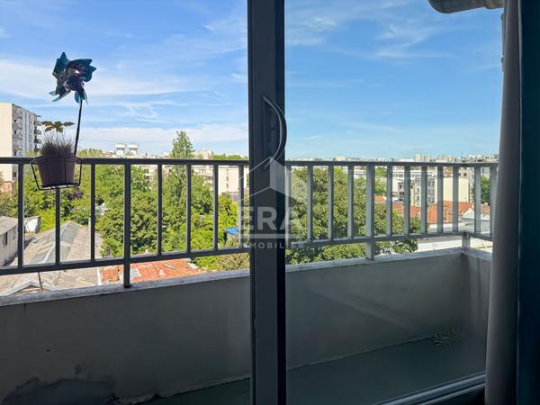 Appartement Montreuil 3 pièce(s) 65.57 m2 avec balcon, cave et parking