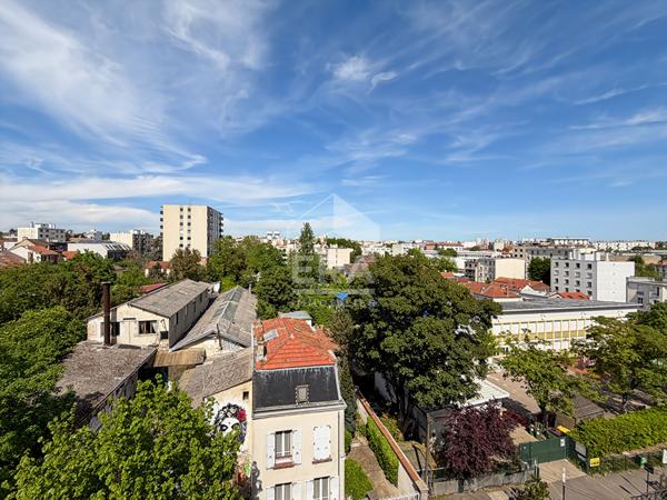 Appartement Montreuil 3 pièce(s) 65.57 m2 avec balcon, cave et parking