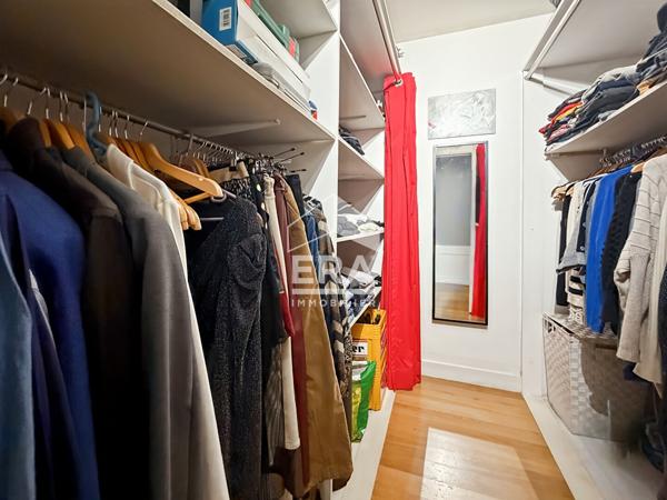 Appartement Montreuil 3 pièce(s) 65.57 m2 avec balcon, cave et parking