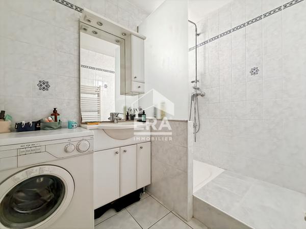 Appartement Montreuil 3 pièce(s) 65.57 m2 avec balcon, cave et parking