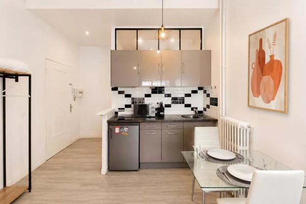 Vente                                                      Appartement
                        
                     1 pièces                      24 m2                     à Nice