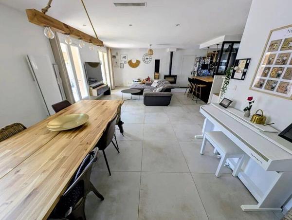 Vente                                                      Maison
                        
                     4 pièces                      98 m2                     à Istres