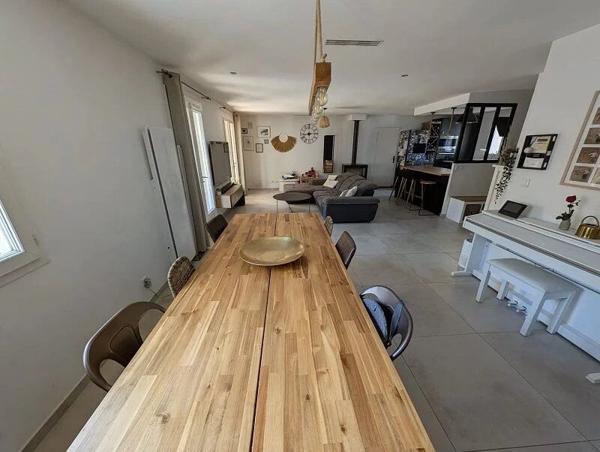 Vente                                                      Maison
                        
                     4 pièces                      98 m2                     à Istres