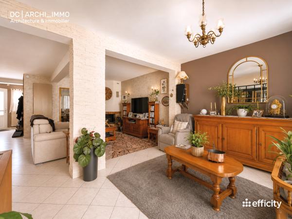 Maison
         9 pièces
        - 201 m² Exclusivité 349 000 € *