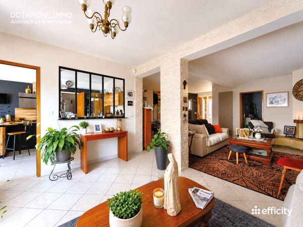 Maison
         9 pièces
        - 201 m² Exclusivité 349 000 € *