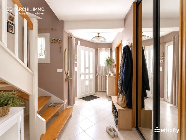 Maison
         9 pièces
        - 201 m² Exclusivité 349 000 € *