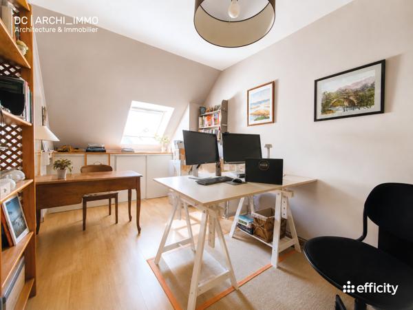 Maison
         9 pièces
        - 201 m² Exclusivité 349 000 € *