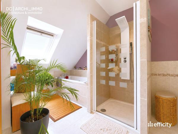 Maison
         9 pièces
        - 201 m² Exclusivité 349 000 € *