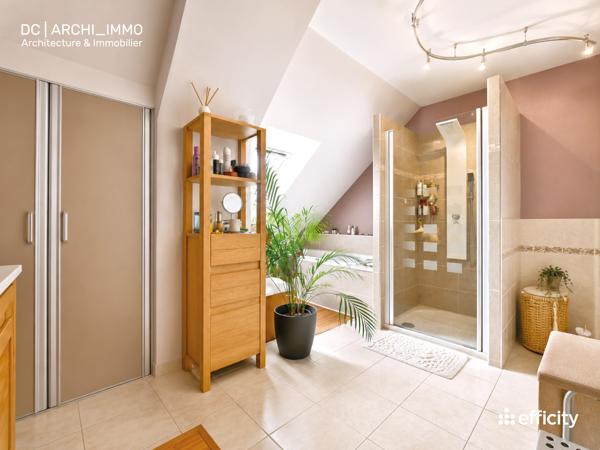 Maison
         9 pièces
        - 201 m² Exclusivité 349 000 € *