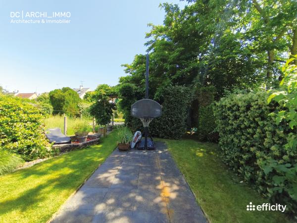 Maison
         9 pièces
        - 201 m² Exclusivité 349 000 € *