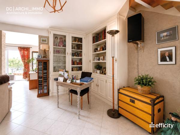 Maison
         9 pièces
        - 201 m² Exclusivité 349 000 € *