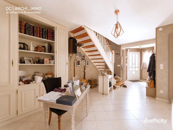 Maison
         9 pièces
        - 201 m² Exclusivité 349 000 € *