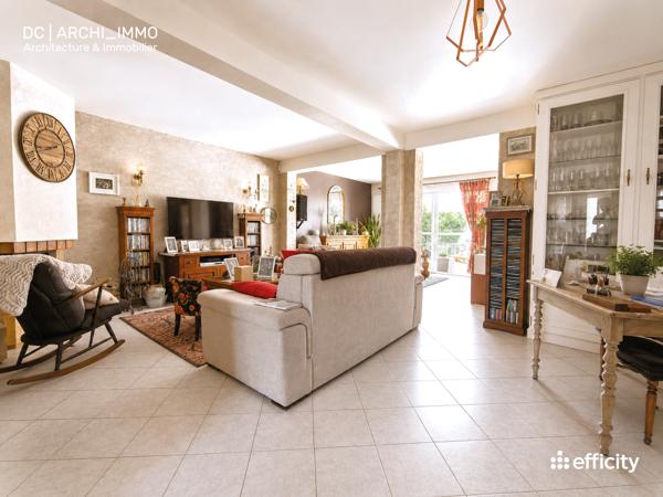 Maison
         9 pièces
        - 201 m² Exclusivité 349 000 € *