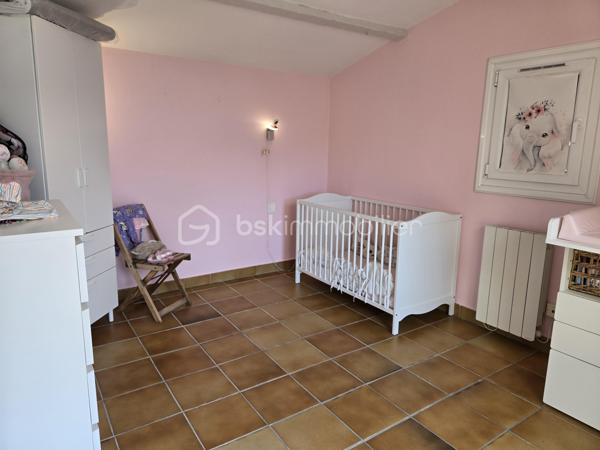Découvrez cette magnifique propriété arborée et fleurie de 1559m², composée de deux maisons individuelles de 144m² et 166m² configurée en 3 habitations indépendantes et en parfait état à Antibes quartier les Combes. A quelques minutes de l'entrée de l'autoroute, de Sophia Antipolis, des commerces de proximité, des écoles, du cœur de ville et des transports en commun. La situation géographique est idéale. Nichée dans un cadre tranquille tout en étant en ville, idéale pour profiter d'une vie harmonieuse entre nature, confort urbain pour une vie de famille. 

Vous êtes d'abord charmé par l'état impeccable des maisons et des leurs extérieurs, l'importance donné à chaque détail, le ravissement de ce jardin tout en fleurs et très bien entretenu. 

La première maison est actuellement configurée en deux habitations distinctes :
-Un beau et grand 2 pièces de 87m² et de plain-pied comprenant une magnifique véranda de 24m² avec baie vitrée à galandage, face à la piscine et au jardin exposé sud. Un salon cocooning avec cheminée, poutres apparentes, plafond cathédrale, une cuisine haut de gamme est ouverte sur le salon, cette pièce de vie offre 35m². Une chambre et une salle d'eau avec toilette de plain pied complète cette première habitation.
-Un 3 pièces avec son entrée indépendante de 67m², lumineux et cosy avec salon et cuisine ouverte de 28m², un toilette invité. A l'étage, 2 belles chambres et chacune sa terrasse tropézienne donnant sur le jardin et la piscine. Une spacieuse salle d'eau avec toilette. 

L'ensemble immobilier est sécurisé par un portail électrique. Une cave, espace potager, des arbres fruitiers, espace pétanque, auvent pour plusieurs voitures, garage couvert, immense parking ne sont qu'une partie des dépendances et atout de cette propriété. 

La piscine 9m/4m dispose d'un pool house équipée avec four à pizza, lave vaisselle, point d'eau... une magnifique terrasse permet d'en profiter pour les soirée barbecues.  

La seconde maison est familiale et lumineuse de 166m² composée d'un volumineux salon avec cheminée et d'une cuisine ouverte de 46m². Deux chambres de plain pied, une salle d'eau et un toilette invité. Vous trouverez à l'étage mansardée 3 grandes chambres, un cellier, une salle de douche avec toilette. A l'extérieur, une grande terrasse, un espace dinatoire sous pergolas, un barbecue, la place ne manque pas. 

Les points d'attentions:
Léger vis à vis latérale avec l'immeuble en face

Les +
Climatisation dans l'ensemble des espaces habitables des deux maisons
Double vitrage 
Deux cheminées avec insert
Très nombreuses places de parkings
Beaucoup de potentiel avec les deux entrées indépendantes qui permet d'envisager des possibilités comme une très grande famille, la possibilité de louer une des maisons ou d'en revendre une après division établit par un géomètre etc...
Baies vitrées anti effraction
Agrandissement possible 

Curieux et pas sérieux s'abstenir, merci.
Contactez DANY DE LA CELLE pour plus d'informations.