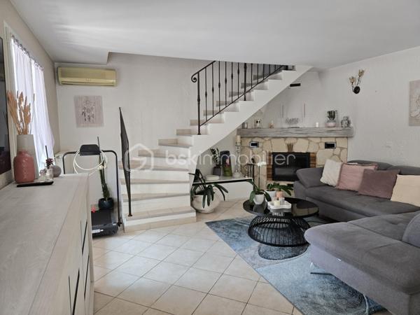 Découvrez cette magnifique propriété arborée et fleurie de 1559m², composée de deux maisons individuelles de 144m² et 166m² configurée en 3 habitations indépendantes et en parfait état à Antibes quartier les Combes. A quelques minutes de l'entrée de l'autoroute, de Sophia Antipolis, des commerces de proximité, des écoles, du cœur de ville et des transports en commun. La situation géographique est idéale. Nichée dans un cadre tranquille tout en étant en ville, idéale pour profiter d'une vie harmonieuse entre nature, confort urbain pour une vie de famille. 

Vous êtes d'abord charmé par l'état impeccable des maisons et des leurs extérieurs, l'importance donné à chaque détail, le ravissement de ce jardin tout en fleurs et très bien entretenu. 

La première maison est actuellement configurée en deux habitations distinctes :
-Un beau et grand 2 pièces de 87m² et de plain-pied comprenant une magnifique véranda de 24m² avec baie vitrée à galandage, face à la piscine et au jardin exposé sud. Un salon cocooning avec cheminée, poutres apparentes, plafond cathédrale, une cuisine haut de gamme est ouverte sur le salon, cette pièce de vie offre 35m². Une chambre et une salle d'eau avec toilette de plain pied complète cette première habitation.
-Un 3 pièces avec son entrée indépendante de 67m², lumineux et cosy avec salon et cuisine ouverte de 28m², un toilette invité. A l'étage, 2 belles chambres et chacune sa terrasse tropézienne donnant sur le jardin et la piscine. Une spacieuse salle d'eau avec toilette. 

L'ensemble immobilier est sécurisé par un portail électrique. Une cave, espace potager, des arbres fruitiers, espace pétanque, auvent pour plusieurs voitures, garage couvert, immense parking ne sont qu'une partie des dépendances et atout de cette propriété. 

La piscine 9m/4m dispose d'un pool house équipée avec four à pizza, lave vaisselle, point d'eau... une magnifique terrasse permet d'en profiter pour les soirée barbecues.  

La seconde maison est familiale et lumineuse de 166m² composée d'un volumineux salon avec cheminée et d'une cuisine ouverte de 46m². Deux chambres de plain pied, une salle d'eau et un toilette invité. Vous trouverez à l'étage mansardée 3 grandes chambres, un cellier, une salle de douche avec toilette. A l'extérieur, une grande terrasse, un espace dinatoire sous pergolas, un barbecue, la place ne manque pas. 

Les points d'attentions:
Léger vis à vis latérale avec l'immeuble en face

Les +
Climatisation dans l'ensemble des espaces habitables des deux maisons
Double vitrage 
Deux cheminées avec insert
Très nombreuses places de parkings
Beaucoup de potentiel avec les deux entrées indépendantes qui permet d'envisager des possibilités comme une très grande famille, la possibilité de louer une des maisons ou d'en revendre une après division établit par un géomètre etc...
Baies vitrées anti effraction
Agrandissement possible 

Curieux et pas sérieux s'abstenir, merci.
Contactez DANY DE LA CELLE pour plus d'informations.