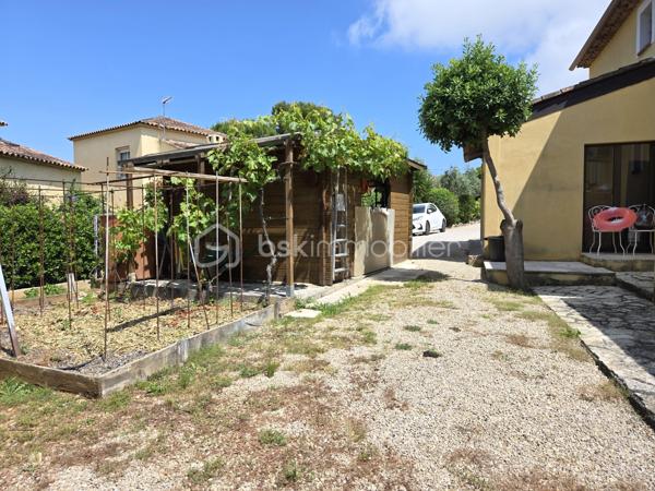 Découvrez cette magnifique propriété arborée et fleurie de 1559m², composée de deux maisons individuelles de 144m² et 166m² configurée en 3 habitations indépendantes et en parfait état à Antibes quartier les Combes. A quelques minutes de l'entrée de l'autoroute, de Sophia Antipolis, des commerces de proximité, des écoles, du cœur de ville et des transports en commun. La situation géographique est idéale. Nichée dans un cadre tranquille tout en étant en ville, idéale pour profiter d'une vie harmonieuse entre nature, confort urbain pour une vie de famille. 

Vous êtes d'abord charmé par l'état impeccable des maisons et des leurs extérieurs, l'importance donné à chaque détail, le ravissement de ce jardin tout en fleurs et très bien entretenu. 

La première maison est actuellement configurée en deux habitations distinctes :
-Un beau et grand 2 pièces de 87m² et de plain-pied comprenant une magnifique véranda de 24m² avec baie vitrée à galandage, face à la piscine et au jardin exposé sud. Un salon cocooning avec cheminée, poutres apparentes, plafond cathédrale, une cuisine haut de gamme est ouverte sur le salon, cette pièce de vie offre 35m². Une chambre et une salle d'eau avec toilette de plain pied complète cette première habitation.
-Un 3 pièces avec son entrée indépendante de 67m², lumineux et cosy avec salon et cuisine ouverte de 28m², un toilette invité. A l'étage, 2 belles chambres et chacune sa terrasse tropézienne donnant sur le jardin et la piscine. Une spacieuse salle d'eau avec toilette. 

L'ensemble immobilier est sécurisé par un portail électrique. Une cave, espace potager, des arbres fruitiers, espace pétanque, auvent pour plusieurs voitures, garage couvert, immense parking ne sont qu'une partie des dépendances et atout de cette propriété. 

La piscine 9m/4m dispose d'un pool house équipée avec four à pizza, lave vaisselle, point d'eau... une magnifique terrasse permet d'en profiter pour les soirée barbecues.  

La seconde maison est familiale et lumineuse de 166m² composée d'un volumineux salon avec cheminée et d'une cuisine ouverte de 46m². Deux chambres de plain pied, une salle d'eau et un toilette invité. Vous trouverez à l'étage mansardée 3 grandes chambres, un cellier, une salle de douche avec toilette. A l'extérieur, une grande terrasse, un espace dinatoire sous pergolas, un barbecue, la place ne manque pas. 

Les points d'attentions:
Léger vis à vis latérale avec l'immeuble en face

Les +
Climatisation dans l'ensemble des espaces habitables des deux maisons
Double vitrage 
Deux cheminées avec insert
Très nombreuses places de parkings
Beaucoup de potentiel avec les deux entrées indépendantes qui permet d'envisager des possibilités comme une très grande famille, la possibilité de louer une des maisons ou d'en revendre une après division établit par un géomètre etc...
Baies vitrées anti effraction
Agrandissement possible 

Curieux et pas sérieux s'abstenir, merci.
Contactez DANY DE LA CELLE pour plus d'informations.