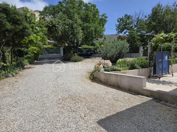 Découvrez cette magnifique propriété arborée et fleurie de 1559m², composée de deux maisons individuelles de 144m² et 166m² configurée en 3 habitations indépendantes et en parfait état à Antibes quartier les Combes. A quelques minutes de l'entrée de l'autoroute, de Sophia Antipolis, des commerces de proximité, des écoles, du cœur de ville et des transports en commun. La situation géographique est idéale. Nichée dans un cadre tranquille tout en étant en ville, idéale pour profiter d'une vie harmonieuse entre nature, confort urbain pour une vie de famille. 

Vous êtes d'abord charmé par l'état impeccable des maisons et des leurs extérieurs, l'importance donné à chaque détail, le ravissement de ce jardin tout en fleurs et très bien entretenu. 

La première maison est actuellement configurée en deux habitations distinctes :
-Un beau et grand 2 pièces de 87m² et de plain-pied comprenant une magnifique véranda de 24m² avec baie vitrée à galandage, face à la piscine et au jardin exposé sud. Un salon cocooning avec cheminée, poutres apparentes, plafond cathédrale, une cuisine haut de gamme est ouverte sur le salon, cette pièce de vie offre 35m². Une chambre et une salle d'eau avec toilette de plain pied complète cette première habitation.
-Un 3 pièces avec son entrée indépendante de 67m², lumineux et cosy avec salon et cuisine ouverte de 28m², un toilette invité. A l'étage, 2 belles chambres et chacune sa terrasse tropézienne donnant sur le jardin et la piscine. Une spacieuse salle d'eau avec toilette. 

L'ensemble immobilier est sécurisé par un portail électrique. Une cave, espace potager, des arbres fruitiers, espace pétanque, auvent pour plusieurs voitures, garage couvert, immense parking ne sont qu'une partie des dépendances et atout de cette propriété. 

La piscine 9m/4m dispose d'un pool house équipée avec four à pizza, lave vaisselle, point d'eau... une magnifique terrasse permet d'en profiter pour les soirée barbecues.  

La seconde maison est familiale et lumineuse de 166m² composée d'un volumineux salon avec cheminée et d'une cuisine ouverte de 46m². Deux chambres de plain pied, une salle d'eau et un toilette invité. Vous trouverez à l'étage mansardée 3 grandes chambres, un cellier, une salle de douche avec toilette. A l'extérieur, une grande terrasse, un espace dinatoire sous pergolas, un barbecue, la place ne manque pas. 

Les points d'attentions:
Léger vis à vis latérale avec l'immeuble en face

Les +
Climatisation dans l'ensemble des espaces habitables des deux maisons
Double vitrage 
Deux cheminées avec insert
Très nombreuses places de parkings
Beaucoup de potentiel avec les deux entrées indépendantes qui permet d'envisager des possibilités comme une très grande famille, la possibilité de louer une des maisons ou d'en revendre une après division établit par un géomètre etc...
Baies vitrées anti effraction
Agrandissement possible 

Curieux et pas sérieux s'abstenir, merci.
Contactez DANY DE LA CELLE pour plus d'informations.