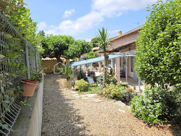 Découvrez cette magnifique propriété arborée et fleurie de 1559m², composée de deux maisons individuelles de 144m² et 166m² configurée en 3 habitations indépendantes et en parfait état à Antibes quartier les Combes. A quelques minutes de l'entrée de l'autoroute, de Sophia Antipolis, des commerces de proximité, des écoles, du cœur de ville et des transports en commun. La situation géographique est idéale. Nichée dans un cadre tranquille tout en étant en ville, idéale pour profiter d'une vie harmonieuse entre nature, confort urbain pour une vie de famille. 

Vous êtes d'abord charmé par l'état impeccable des maisons et des leurs extérieurs, l'importance donné à chaque détail, le ravissement de ce jardin tout en fleurs et très bien entretenu. 

La première maison est actuellement configurée en deux habitations distinctes :
-Un beau et grand 2 pièces de 87m² et de plain-pied comprenant une magnifique véranda de 24m² avec baie vitrée à galandage, face à la piscine et au jardin exposé sud. Un salon cocooning avec cheminée, poutres apparentes, plafond cathédrale, une cuisine haut de gamme est ouverte sur le salon, cette pièce de vie offre 35m². Une chambre et une salle d'eau avec toilette de plain pied complète cette première habitation.
-Un 3 pièces avec son entrée indépendante de 67m², lumineux et cosy avec salon et cuisine ouverte de 28m², un toilette invité. A l'étage, 2 belles chambres et chacune sa terrasse tropézienne donnant sur le jardin et la piscine. Une spacieuse salle d'eau avec toilette. 

L'ensemble immobilier est sécurisé par un portail électrique. Une cave, espace potager, des arbres fruitiers, espace pétanque, auvent pour plusieurs voitures, garage couvert, immense parking ne sont qu'une partie des dépendances et atout de cette propriété. 

La piscine 9m/4m dispose d'un pool house équipée avec four à pizza, lave vaisselle, point d'eau... une magnifique terrasse permet d'en profiter pour les soirée barbecues.  

La seconde maison est familiale et lumineuse de 166m² composée d'un volumineux salon avec cheminée et d'une cuisine ouverte de 46m². Deux chambres de plain pied, une salle d'eau et un toilette invité. Vous trouverez à l'étage mansardée 3 grandes chambres, un cellier, une salle de douche avec toilette. A l'extérieur, une grande terrasse, un espace dinatoire sous pergolas, un barbecue, la place ne manque pas. 

Les points d'attentions:
Léger vis à vis latérale avec l'immeuble en face

Les +
Climatisation dans l'ensemble des espaces habitables des deux maisons
Double vitrage 
Deux cheminées avec insert
Très nombreuses places de parkings
Beaucoup de potentiel avec les deux entrées indépendantes qui permet d'envisager des possibilités comme une très grande famille, la possibilité de louer une des maisons ou d'en revendre une après division établit par un géomètre etc...
Baies vitrées anti effraction
Agrandissement possible 

Curieux et pas sérieux s'abstenir, merci.
Contactez DANY DE LA CELLE pour plus d'informations.