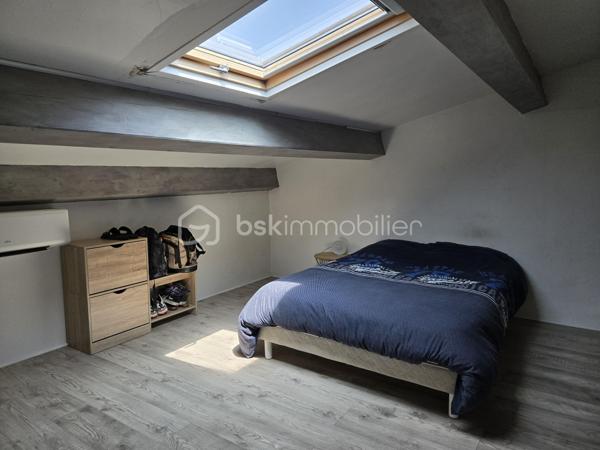 Découvrez cette magnifique propriété arborée et fleurie de 1559m², composée de deux maisons individuelles de 144m² et 166m² configurée en 3 habitations indépendantes et en parfait état à Antibes quartier les Combes. A quelques minutes de l'entrée de l'autoroute, de Sophia Antipolis, des commerces de proximité, des écoles, du cœur de ville et des transports en commun. La situation géographique est idéale. Nichée dans un cadre tranquille tout en étant en ville, idéale pour profiter d'une vie harmonieuse entre nature, confort urbain pour une vie de famille. 

Vous êtes d'abord charmé par l'état impeccable des maisons et des leurs extérieurs, l'importance donné à chaque détail, le ravissement de ce jardin tout en fleurs et très bien entretenu. 

La première maison est actuellement configurée en deux habitations distinctes :
-Un beau et grand 2 pièces de 87m² et de plain-pied comprenant une magnifique véranda de 24m² avec baie vitrée à galandage, face à la piscine et au jardin exposé sud. Un salon cocooning avec cheminée, poutres apparentes, plafond cathédrale, une cuisine haut de gamme est ouverte sur le salon, cette pièce de vie offre 35m². Une chambre et une salle d'eau avec toilette de plain pied complète cette première habitation.
-Un 3 pièces avec son entrée indépendante de 67m², lumineux et cosy avec salon et cuisine ouverte de 28m², un toilette invité. A l'étage, 2 belles chambres et chacune sa terrasse tropézienne donnant sur le jardin et la piscine. Une spacieuse salle d'eau avec toilette. 

L'ensemble immobilier est sécurisé par un portail électrique. Une cave, espace potager, des arbres fruitiers, espace pétanque, auvent pour plusieurs voitures, garage couvert, immense parking ne sont qu'une partie des dépendances et atout de cette propriété. 

La piscine 9m/4m dispose d'un pool house équipée avec four à pizza, lave vaisselle, point d'eau... une magnifique terrasse permet d'en profiter pour les soirée barbecues.  

La seconde maison est familiale et lumineuse de 166m² composée d'un volumineux salon avec cheminée et d'une cuisine ouverte de 46m². Deux chambres de plain pied, une salle d'eau et un toilette invité. Vous trouverez à l'étage mansardée 3 grandes chambres, un cellier, une salle de douche avec toilette. A l'extérieur, une grande terrasse, un espace dinatoire sous pergolas, un barbecue, la place ne manque pas. 

Les points d'attentions:
Léger vis à vis latérale avec l'immeuble en face

Les +
Climatisation dans l'ensemble des espaces habitables des deux maisons
Double vitrage 
Deux cheminées avec insert
Très nombreuses places de parkings
Beaucoup de potentiel avec les deux entrées indépendantes qui permet d'envisager des possibilités comme une très grande famille, la possibilité de louer une des maisons ou d'en revendre une après division établit par un géomètre etc...
Baies vitrées anti effraction
Agrandissement possible 

Curieux et pas sérieux s'abstenir, merci.
Contactez DANY DE LA CELLE pour plus d'informations.