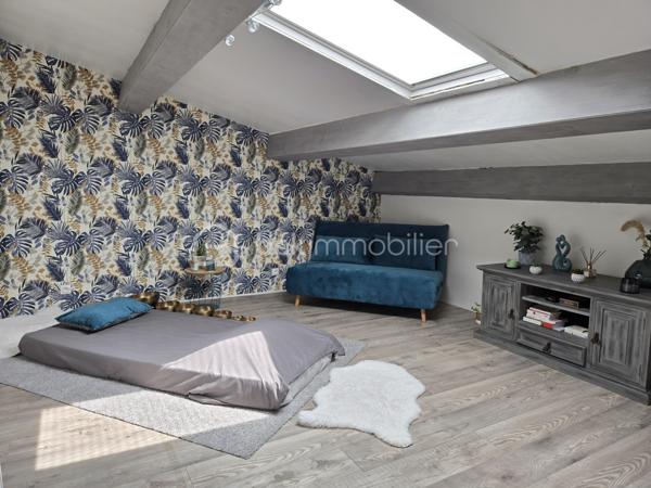 Découvrez cette magnifique propriété arborée et fleurie de 1559m², composée de deux maisons individuelles de 144m² et 166m² configurée en 3 habitations indépendantes et en parfait état à Antibes quartier les Combes. A quelques minutes de l'entrée de l'autoroute, de Sophia Antipolis, des commerces de proximité, des écoles, du cœur de ville et des transports en commun. La situation géographique est idéale. Nichée dans un cadre tranquille tout en étant en ville, idéale pour profiter d'une vie harmonieuse entre nature, confort urbain pour une vie de famille. 

Vous êtes d'abord charmé par l'état impeccable des maisons et des leurs extérieurs, l'importance donné à chaque détail, le ravissement de ce jardin tout en fleurs et très bien entretenu. 

La première maison est actuellement configurée en deux habitations distinctes :
-Un beau et grand 2 pièces de 87m² et de plain-pied comprenant une magnifique véranda de 24m² avec baie vitrée à galandage, face à la piscine et au jardin exposé sud. Un salon cocooning avec cheminée, poutres apparentes, plafond cathédrale, une cuisine haut de gamme est ouverte sur le salon, cette pièce de vie offre 35m². Une chambre et une salle d'eau avec toilette de plain pied complète cette première habitation.
-Un 3 pièces avec son entrée indépendante de 67m², lumineux et cosy avec salon et cuisine ouverte de 28m², un toilette invité. A l'étage, 2 belles chambres et chacune sa terrasse tropézienne donnant sur le jardin et la piscine. Une spacieuse salle d'eau avec toilette. 

L'ensemble immobilier est sécurisé par un portail électrique. Une cave, espace potager, des arbres fruitiers, espace pétanque, auvent pour plusieurs voitures, garage couvert, immense parking ne sont qu'une partie des dépendances et atout de cette propriété. 

La piscine 9m/4m dispose d'un pool house équipée avec four à pizza, lave vaisselle, point d'eau... une magnifique terrasse permet d'en profiter pour les soirée barbecues.  

La seconde maison est familiale et lumineuse de 166m² composée d'un volumineux salon avec cheminée et d'une cuisine ouverte de 46m². Deux chambres de plain pied, une salle d'eau et un toilette invité. Vous trouverez à l'étage mansardée 3 grandes chambres, un cellier, une salle de douche avec toilette. A l'extérieur, une grande terrasse, un espace dinatoire sous pergolas, un barbecue, la place ne manque pas. 

Les points d'attentions:
Léger vis à vis latérale avec l'immeuble en face

Les +
Climatisation dans l'ensemble des espaces habitables des deux maisons
Double vitrage 
Deux cheminées avec insert
Très nombreuses places de parkings
Beaucoup de potentiel avec les deux entrées indépendantes qui permet d'envisager des possibilités comme une très grande famille, la possibilité de louer une des maisons ou d'en revendre une après division établit par un géomètre etc...
Baies vitrées anti effraction
Agrandissement possible 

Curieux et pas sérieux s'abstenir, merci.
Contactez DANY DE LA CELLE pour plus d'informations.