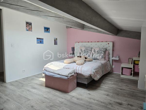 Découvrez cette magnifique propriété arborée et fleurie de 1559m², composée de deux maisons individuelles de 144m² et 166m² configurée en 3 habitations indépendantes et en parfait état à Antibes quartier les Combes. A quelques minutes de l'entrée de l'autoroute, de Sophia Antipolis, des commerces de proximité, des écoles, du cœur de ville et des transports en commun. La situation géographique est idéale. Nichée dans un cadre tranquille tout en étant en ville, idéale pour profiter d'une vie harmonieuse entre nature, confort urbain pour une vie de famille. 

Vous êtes d'abord charmé par l'état impeccable des maisons et des leurs extérieurs, l'importance donné à chaque détail, le ravissement de ce jardin tout en fleurs et très bien entretenu. 

La première maison est actuellement configurée en deux habitations distinctes :
-Un beau et grand 2 pièces de 87m² et de plain-pied comprenant une magnifique véranda de 24m² avec baie vitrée à galandage, face à la piscine et au jardin exposé sud. Un salon cocooning avec cheminée, poutres apparentes, plafond cathédrale, une cuisine haut de gamme est ouverte sur le salon, cette pièce de vie offre 35m². Une chambre et une salle d'eau avec toilette de plain pied complète cette première habitation.
-Un 3 pièces avec son entrée indépendante de 67m², lumineux et cosy avec salon et cuisine ouverte de 28m², un toilette invité. A l'étage, 2 belles chambres et chacune sa terrasse tropézienne donnant sur le jardin et la piscine. Une spacieuse salle d'eau avec toilette. 

L'ensemble immobilier est sécurisé par un portail électrique. Une cave, espace potager, des arbres fruitiers, espace pétanque, auvent pour plusieurs voitures, garage couvert, immense parking ne sont qu'une partie des dépendances et atout de cette propriété. 

La piscine 9m/4m dispose d'un pool house équipée avec four à pizza, lave vaisselle, point d'eau... une magnifique terrasse permet d'en profiter pour les soirée barbecues.  

La seconde maison est familiale et lumineuse de 166m² composée d'un volumineux salon avec cheminée et d'une cuisine ouverte de 46m². Deux chambres de plain pied, une salle d'eau et un toilette invité. Vous trouverez à l'étage mansardée 3 grandes chambres, un cellier, une salle de douche avec toilette. A l'extérieur, une grande terrasse, un espace dinatoire sous pergolas, un barbecue, la place ne manque pas. 

Les points d'attentions:
Léger vis à vis latérale avec l'immeuble en face

Les +
Climatisation dans l'ensemble des espaces habitables des deux maisons
Double vitrage 
Deux cheminées avec insert
Très nombreuses places de parkings
Beaucoup de potentiel avec les deux entrées indépendantes qui permet d'envisager des possibilités comme une très grande famille, la possibilité de louer une des maisons ou d'en revendre une après division établit par un géomètre etc...
Baies vitrées anti effraction
Agrandissement possible 

Curieux et pas sérieux s'abstenir, merci.
Contactez DANY DE LA CELLE pour plus d'informations.
