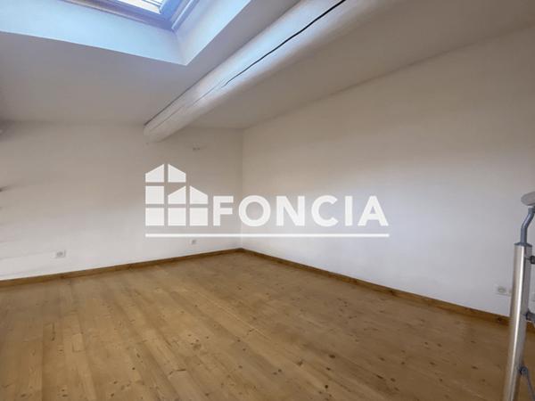 Location Maison 2 pièces 32.95 m² - 2BIS RUE DES MACONS Uzes 30700