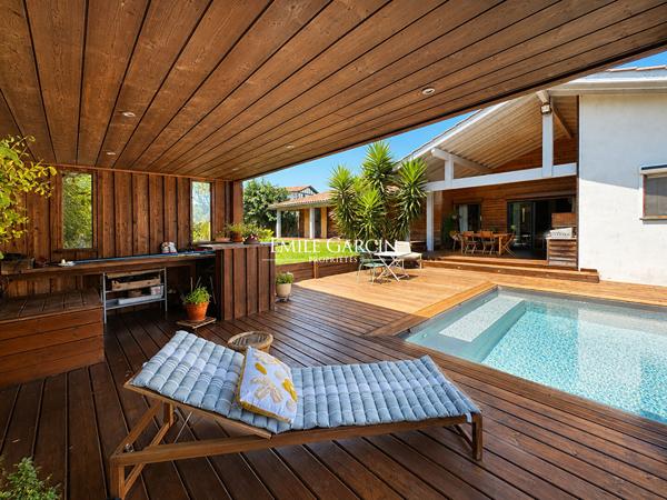 À vendre - Maison  - Ahetze - avec piscine, annexe et dépendances