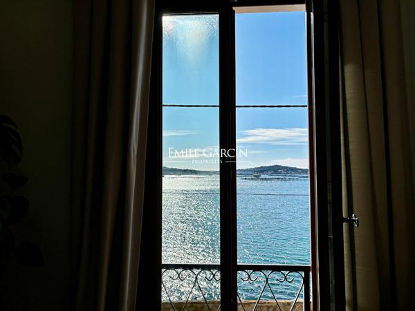 À vendre -   La Seyne sur Mer - Tamaris| Villa avec vue Mer et piscine - 160 m²