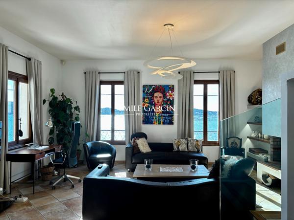 À vendre -   La Seyne sur Mer - Tamaris| Villa avec vue Mer et piscine - 160 m²