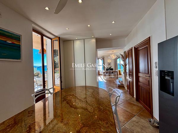 À vendre -   La Seyne sur Mer - Tamaris| Villa avec vue Mer et piscine - 160 m²