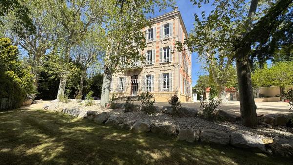 A vendre - Maison de Maître du XIXème siècle - A Salon-de-Provence