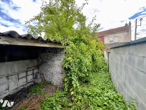 A VENDRE A WAZIERS : MAISON 1930 EN BON ETAT 3CH JARDIN AVEC PASSAGE MOTO 